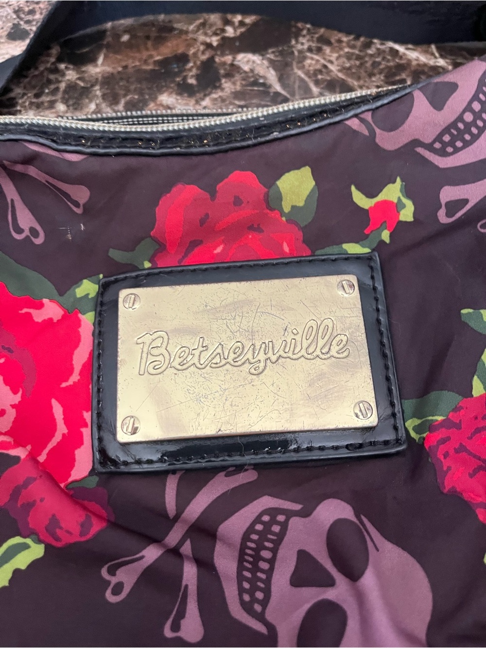 Betsey Johnson Black Shoulder Bag with Red Roses and Pink Skulls Betsyville - Picture 9 of 16